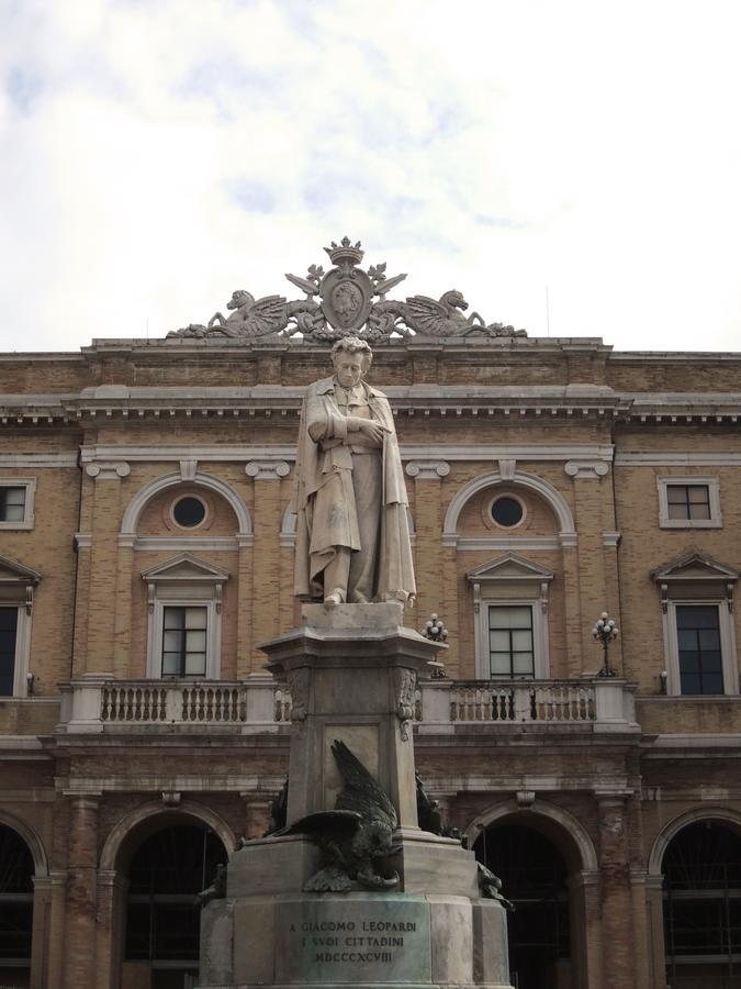 Calalanotte Hotel Recanati Bagian luar foto